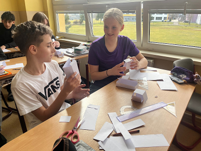 Sieť kocky a kvádra zábavne